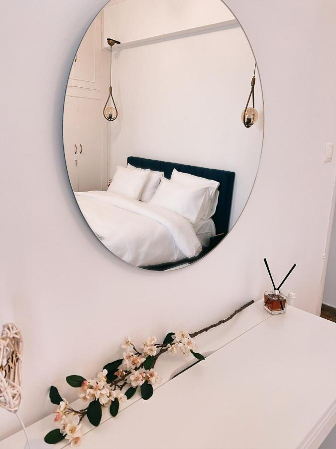Seaside Apartment In Flisvos Marina Athens Exterior photo